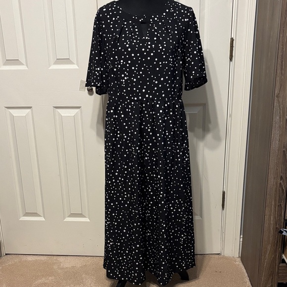 BloomChic Dresses & Skirts - BloomChic Polka Dot Dress
